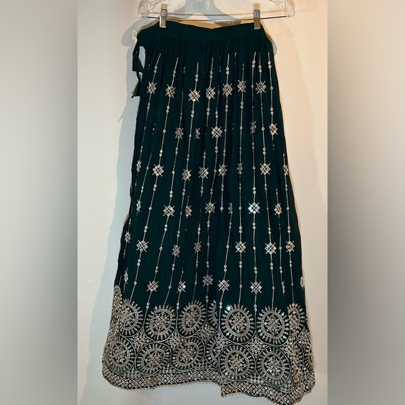 Lengha with top and dupatta, forest green, worn once - Picture 6 of 8